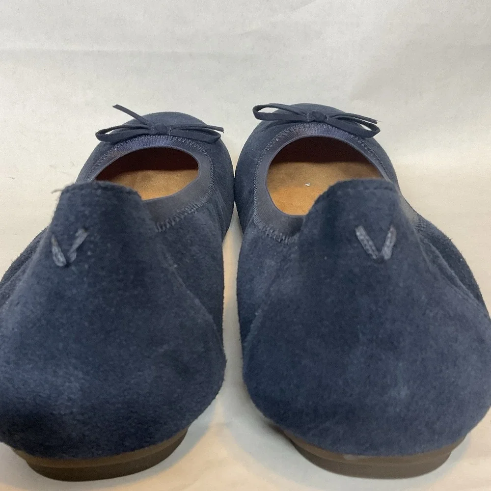 Vionic #suedeflats worn